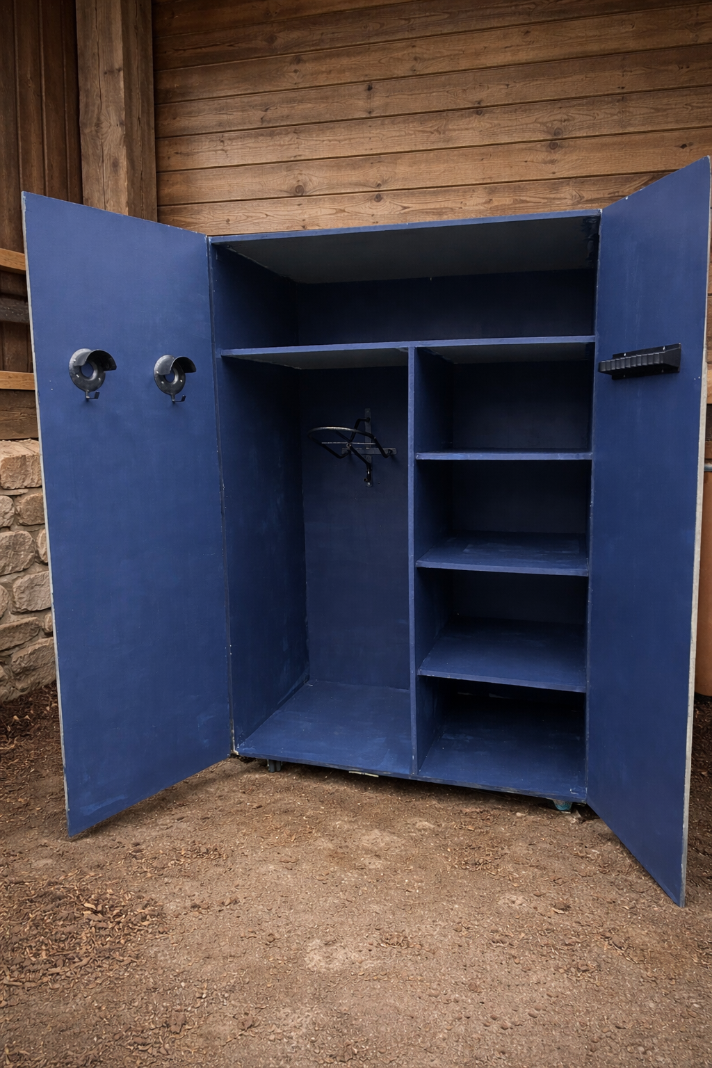 La Grandiose - armoire équestre en bois peinte